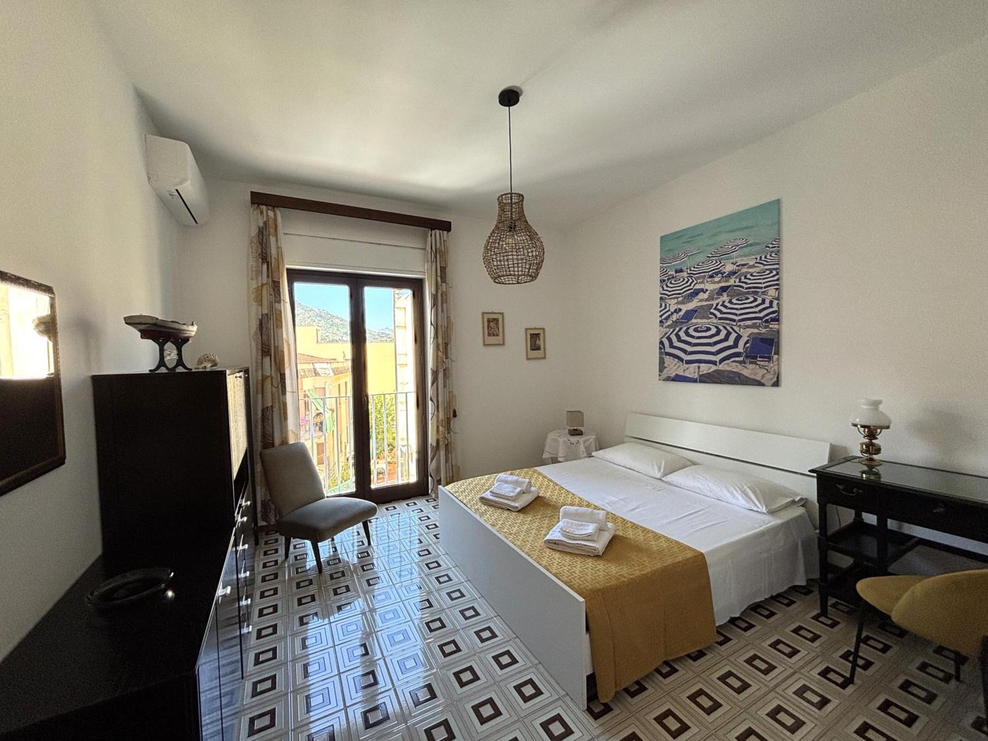 Archimede Lounge Apartment Cefalu Exterior photo