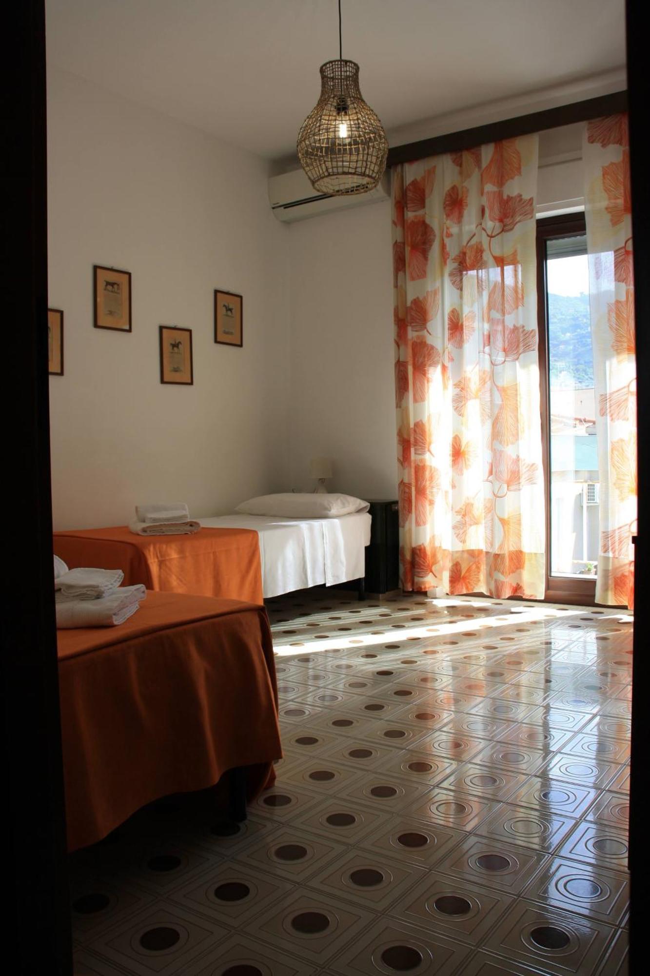Archimede Lounge Apartment Cefalu Exterior photo