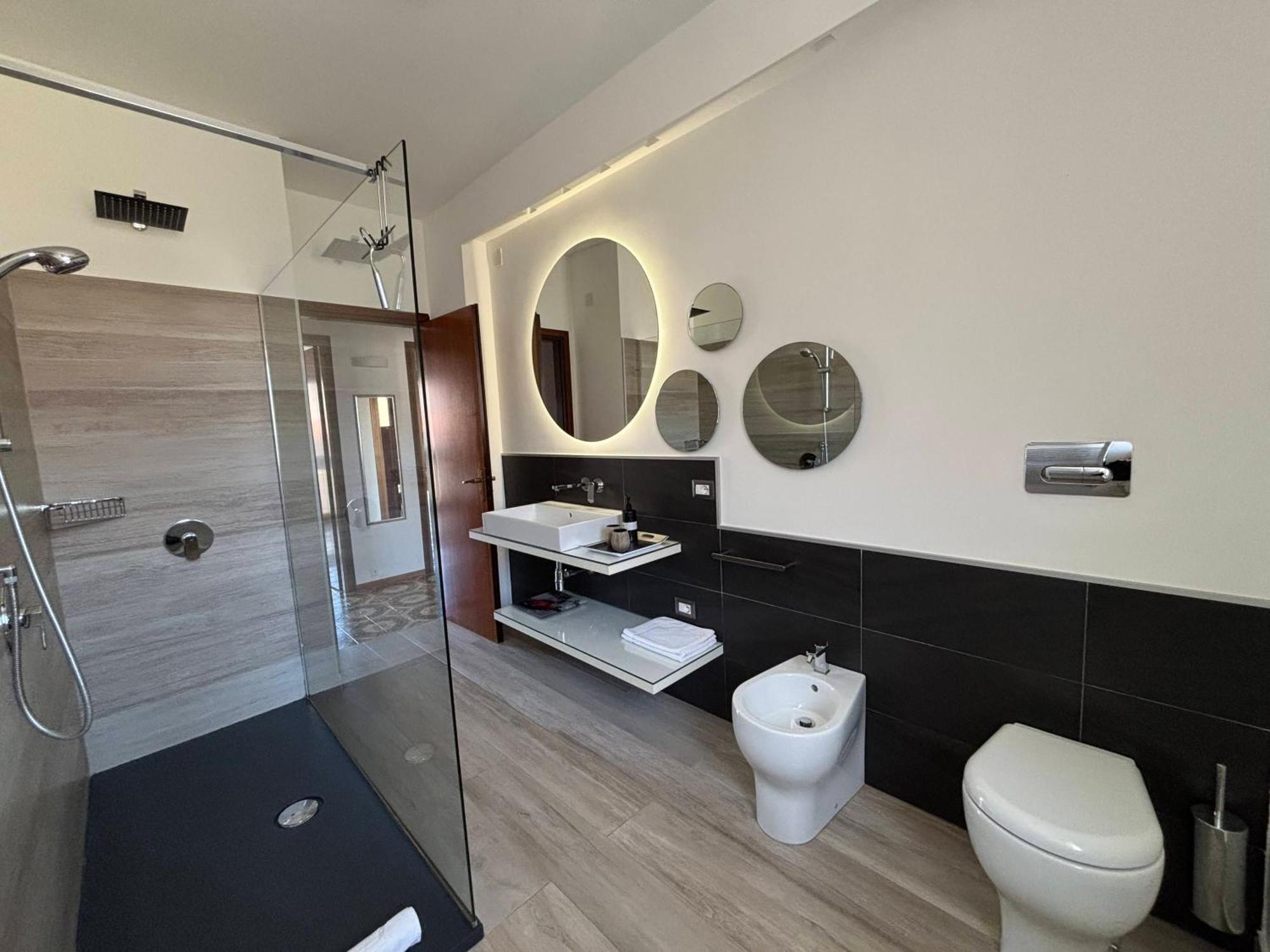 Archimede Lounge Apartment Cefalu Exterior photo