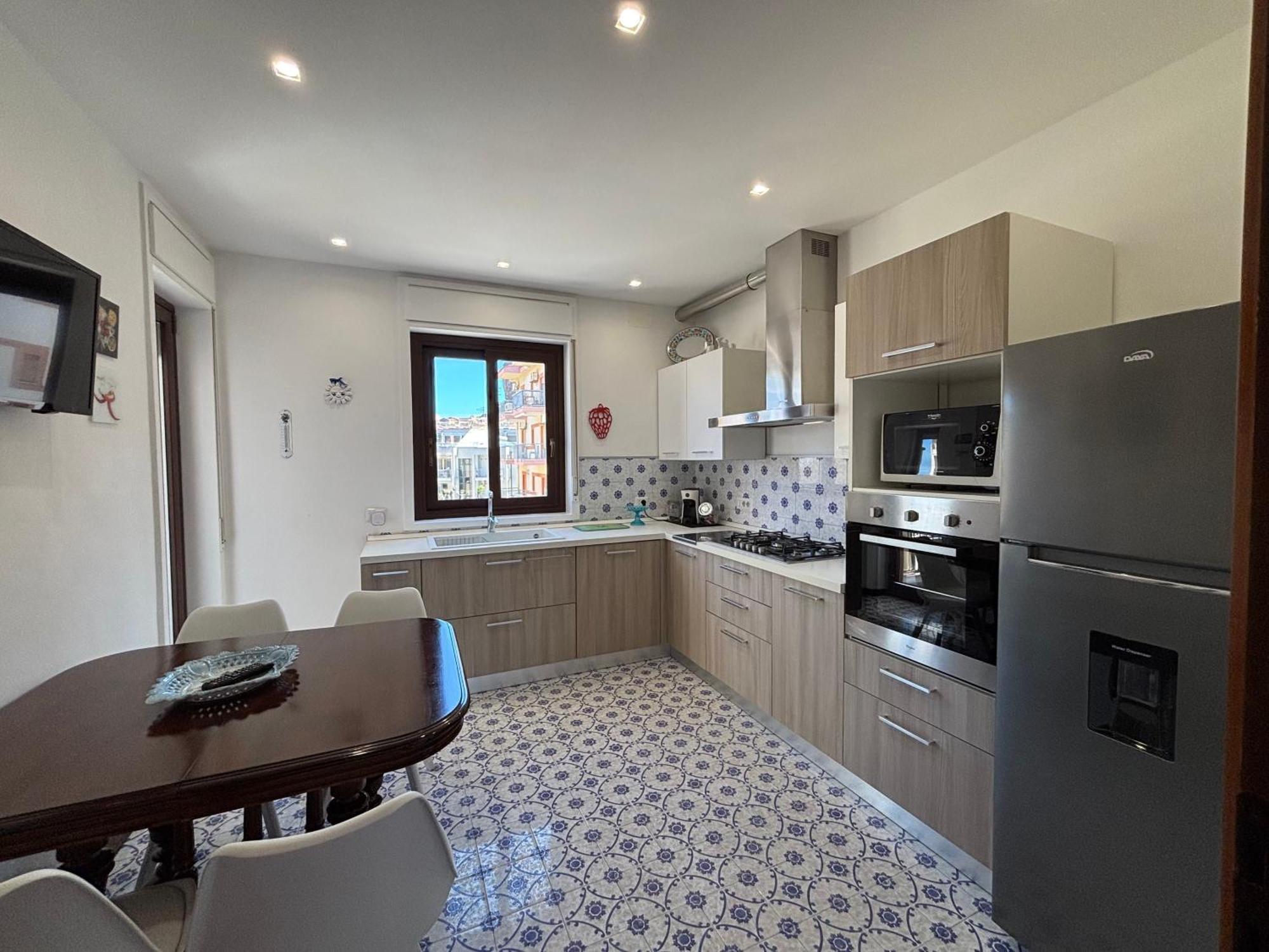 Archimede Lounge Apartment Cefalu Exterior photo
