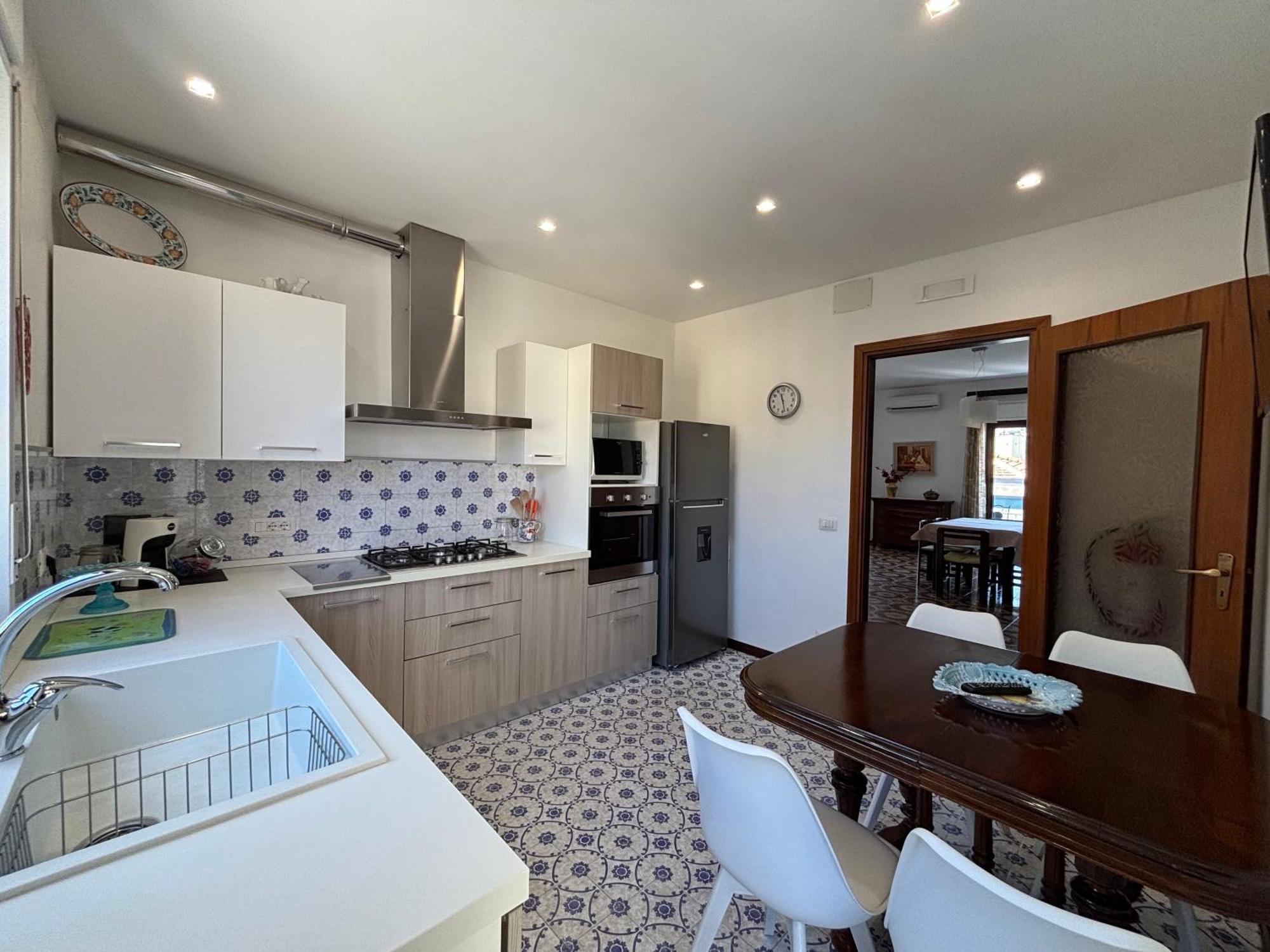 Archimede Lounge Apartment Cefalu Exterior photo