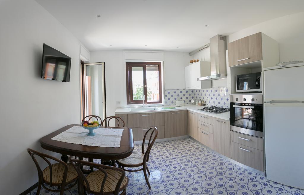 Archimede Lounge Apartment Cefalu Exterior photo